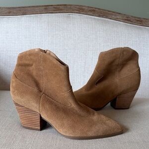 Lucky Brand Size 9 Ellamy Tan Suede Booties with Pointed Toe